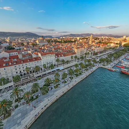 Green, Deluxe Two Bedroom *