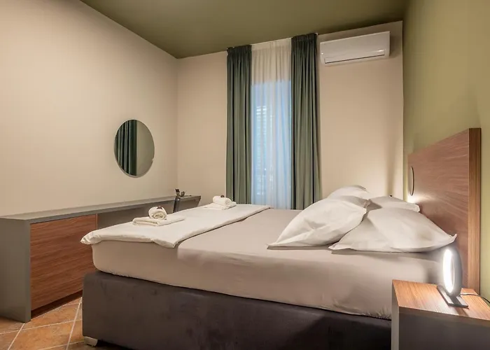 Green, Deluxe Two Bedroom Appartement Split