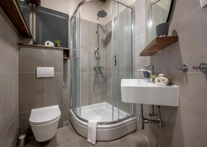 Green, Deluxe Two Bedroom *