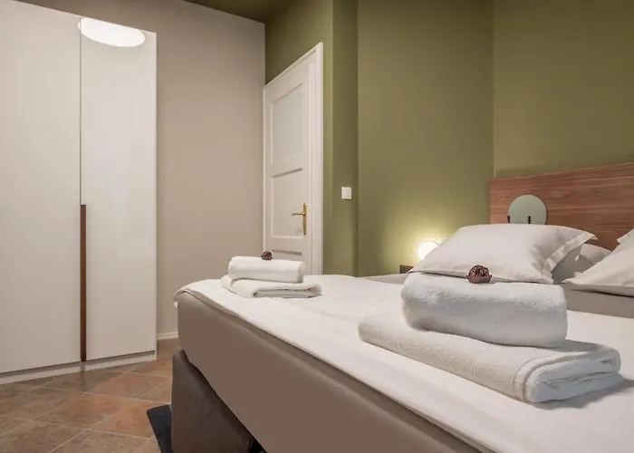 Green, Deluxe Two Bedroom *