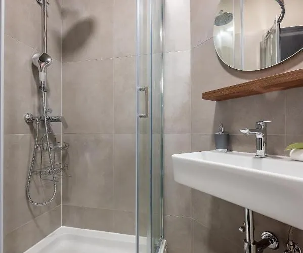 Green, Deluxe Two Bedroom