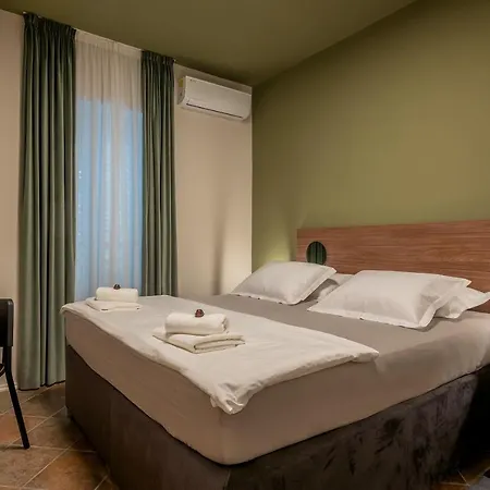 Green, Deluxe Two Bedroom Apartamento Split