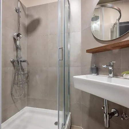 Green, Deluxe Two Bedroom